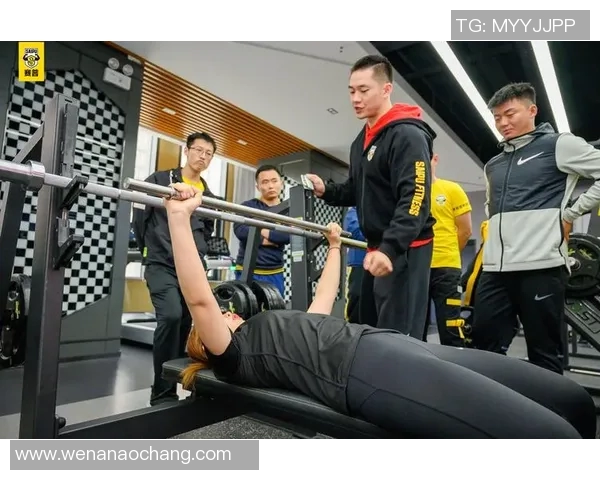 球星一对一足球训练费用揭秘：高端私人教练到底值多少钱