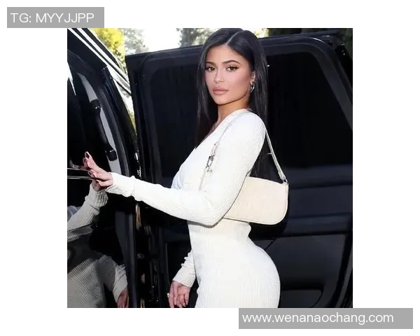 足球球星纷纷钟情詹娜她的魅力究竟为何如此吸引人